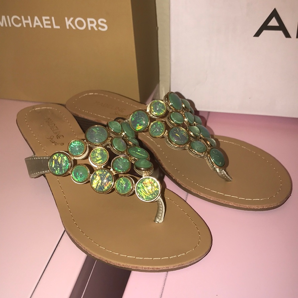 NWOT Madeline Stuart Sandals - Picture 1 of 4